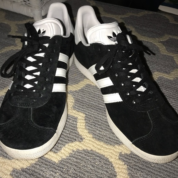 le adidas donne gazzella scarpe taglia 75 poshmark le adidas donne gazzella scarpe taglia 75 poshmark